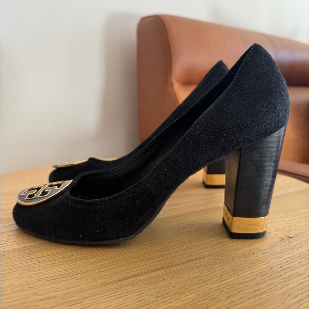 Tory Burch black suede gold accent heel SZ 8